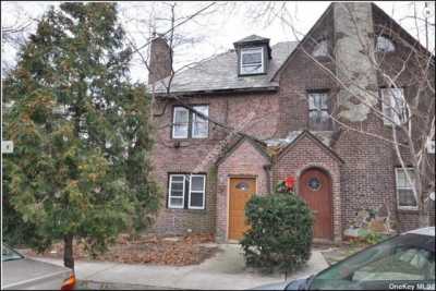 Home For Sale in Kew Gardens, New York