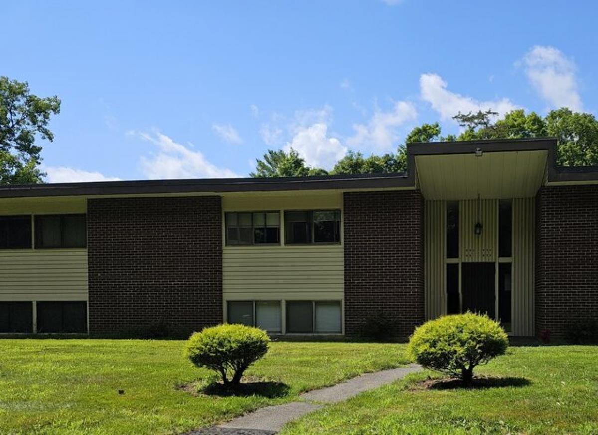 Picture of Home For Sale in Woodbury, Connecticut, United States