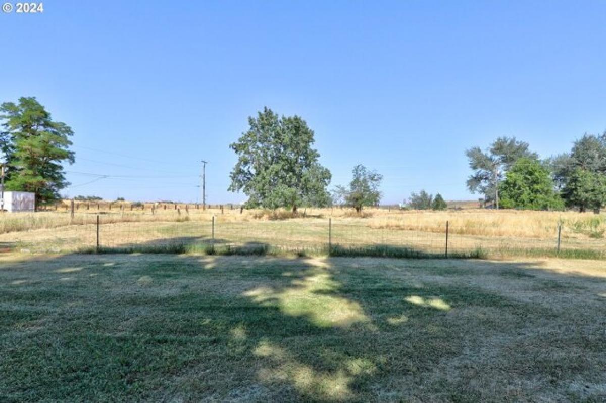 Picture of Home For Sale in Grass Valley, Oregon, United States