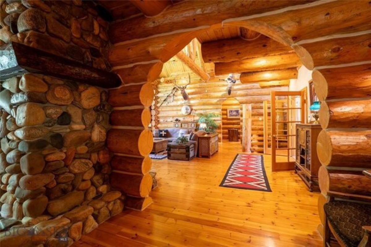 Picture of Home For Sale in Big Sky, Montana, United States