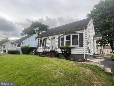 Home For Sale in Ewing, New Jersey