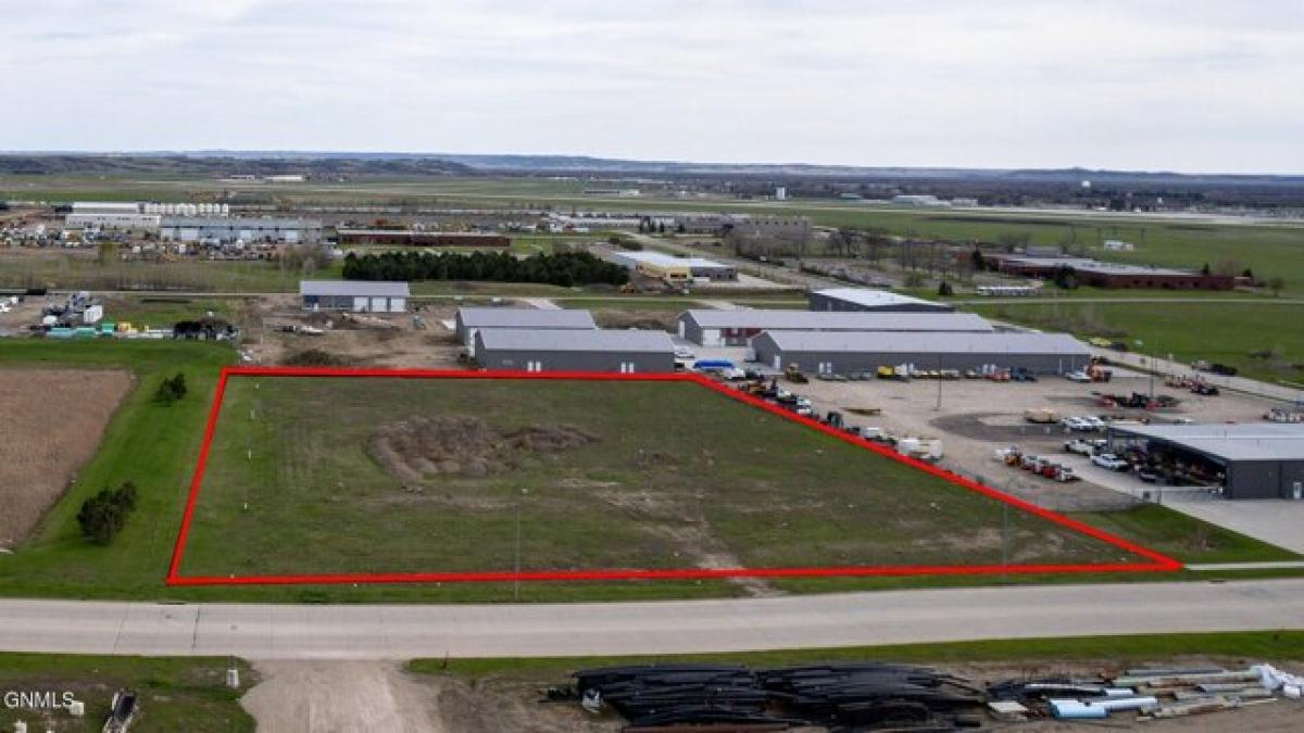 Picture of Residential Land For Sale in Bismarck, North Dakota, United States