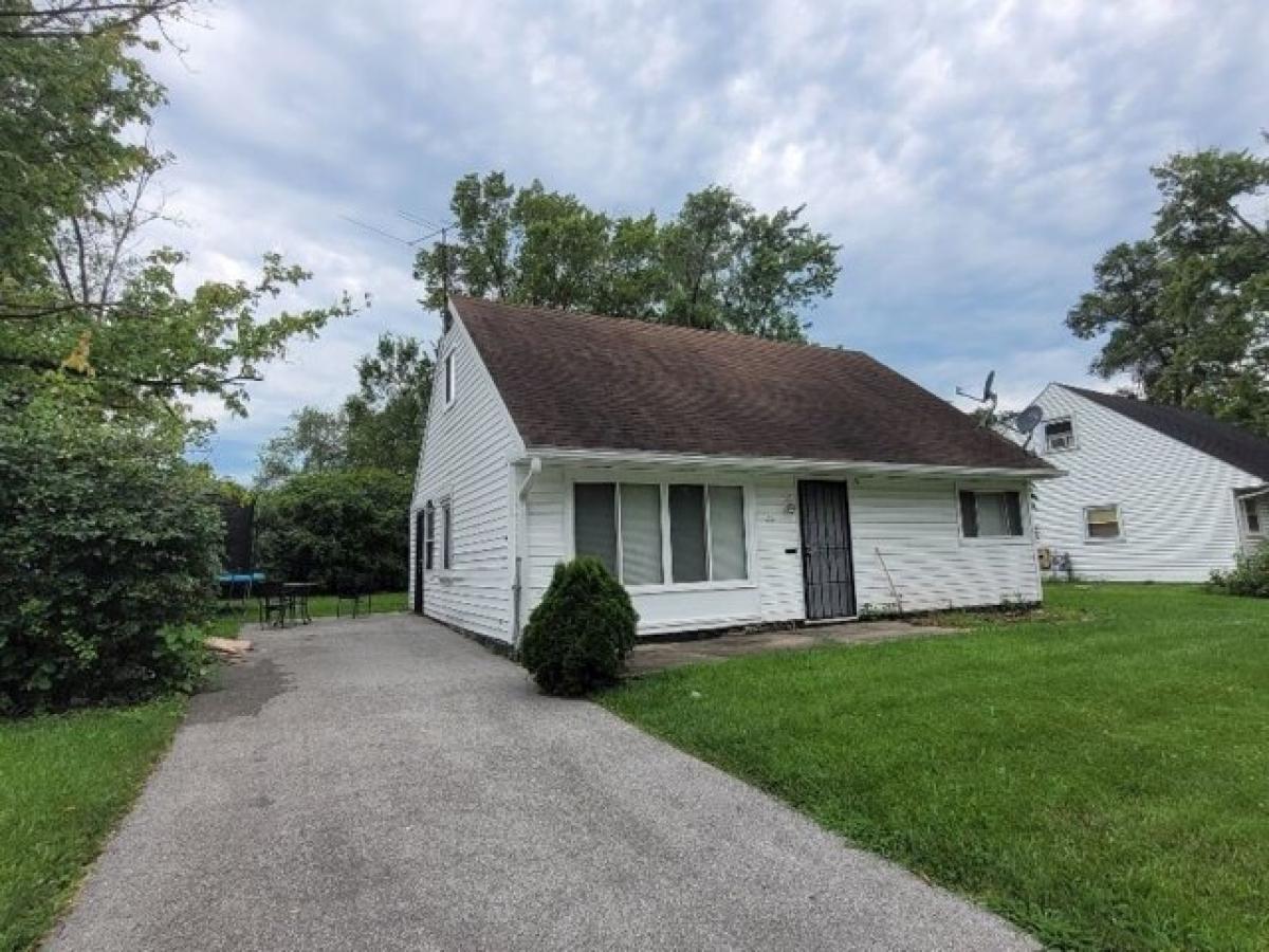 Picture of Home For Sale in Park Forest, Illinois, United States