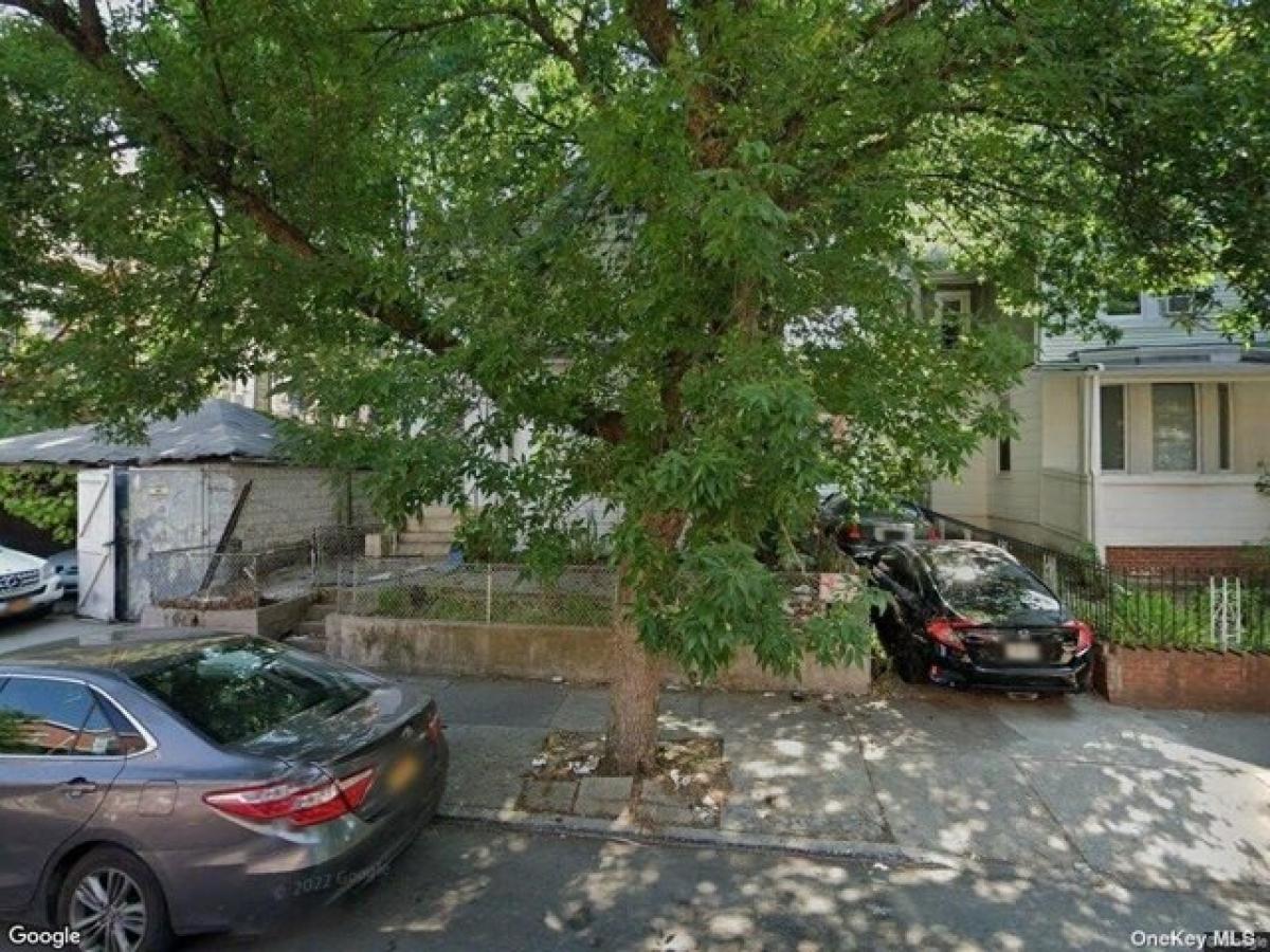 Picture of Residential Land For Sale in Brooklyn, New York, United States