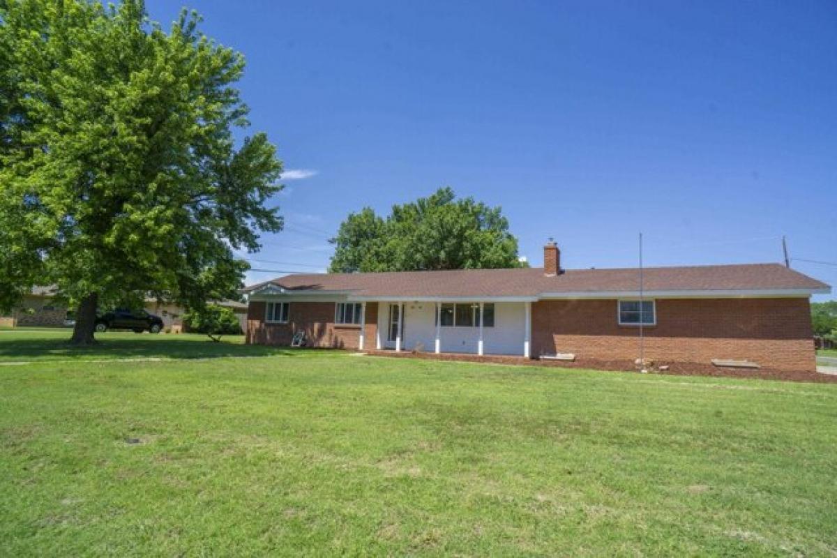 Picture of Home For Sale in Woodward, Oklahoma, United States