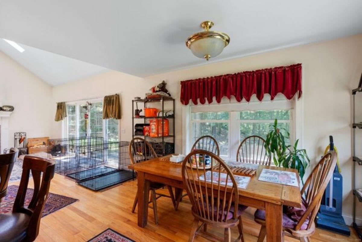 Picture of Home For Sale in Haddam, Connecticut, United States