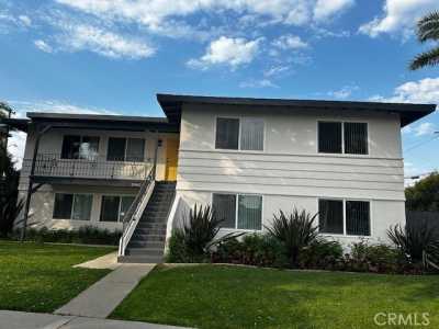 Apartment For Rent in Costa Mesa, California