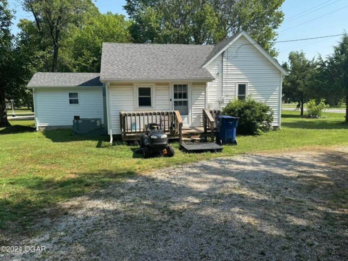 Picture of Home For Sale in Columbus, Kansas, United States