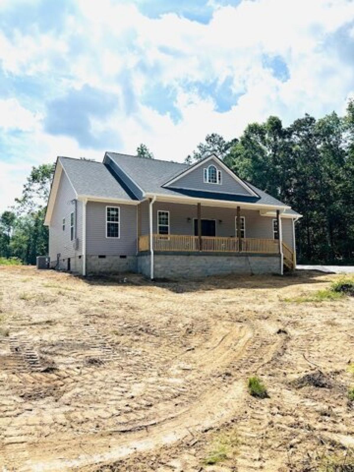 Picture of Home For Sale in Hohenwald, Tennessee, United States