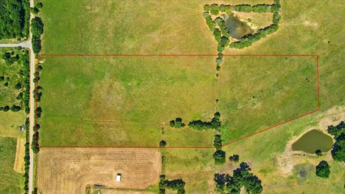 Picture of Residential Land For Sale in Ravenna, Texas, United States