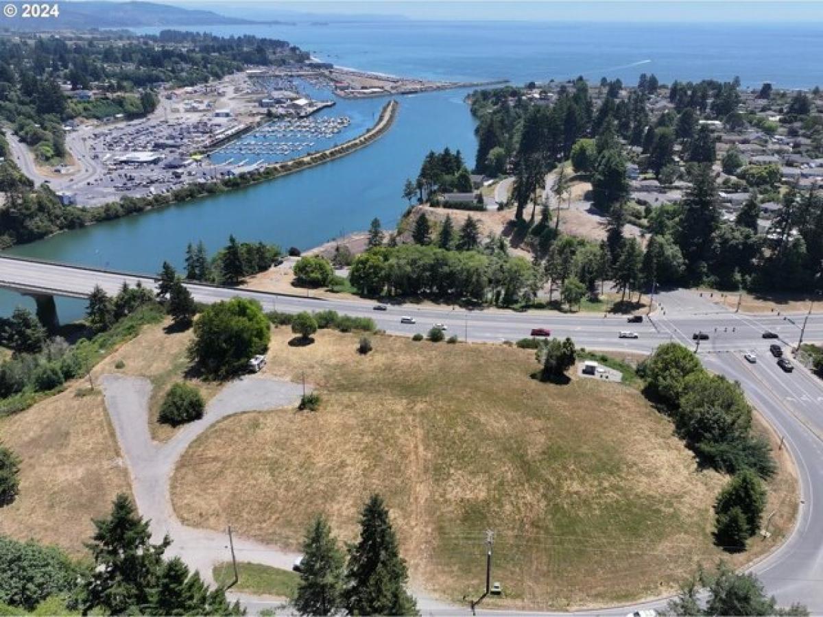 Picture of Residential Land For Sale in Brookings, Oregon, United States