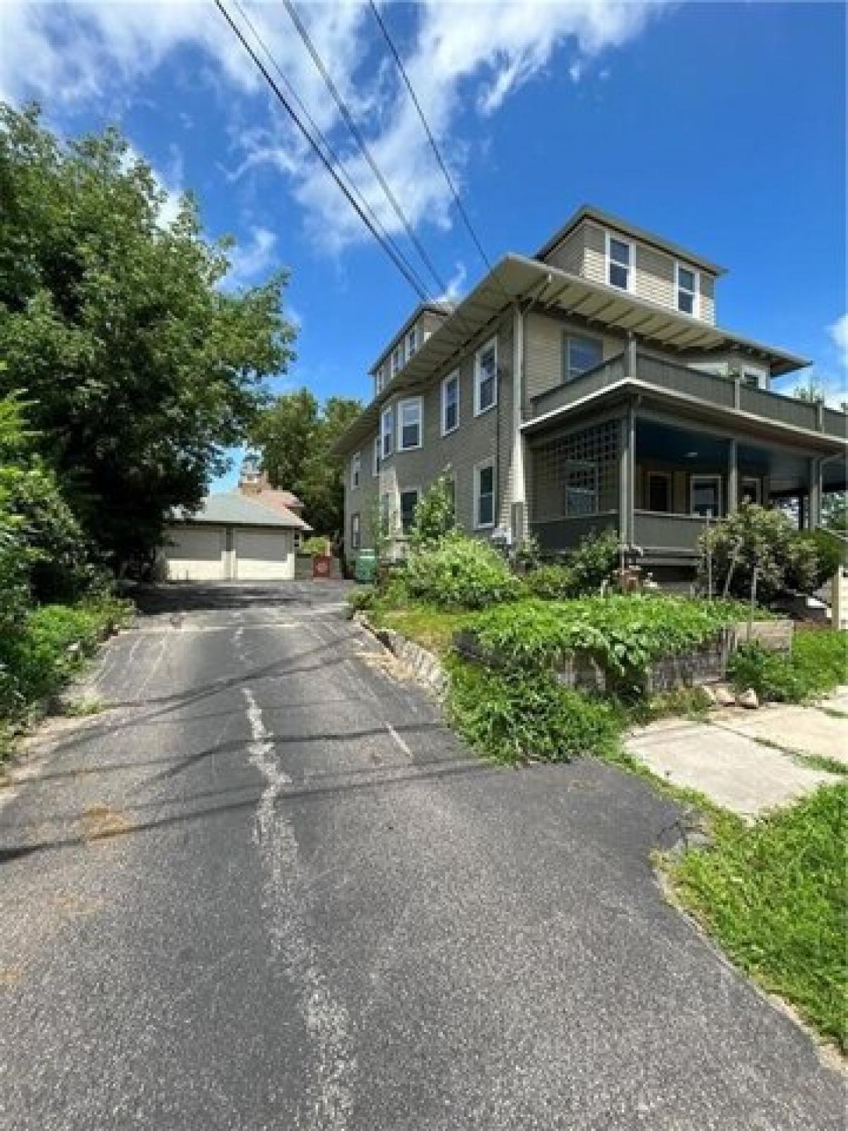 Picture of Apartment For Rent in Cranston, Rhode Island, United States