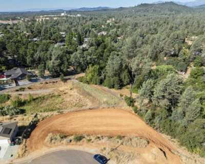 Home For Sale in Shasta Lake, California