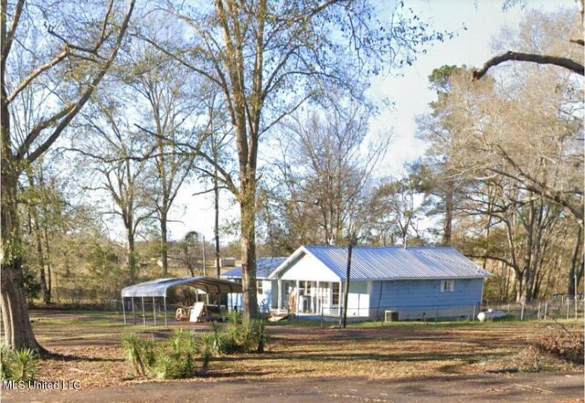 Picture of Home For Sale in Crystal Springs, Mississippi, United States