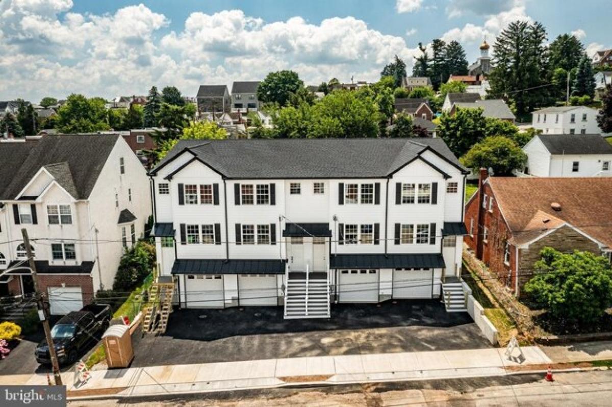 Picture of Home For Sale in Bridgeport, Pennsylvania, United States