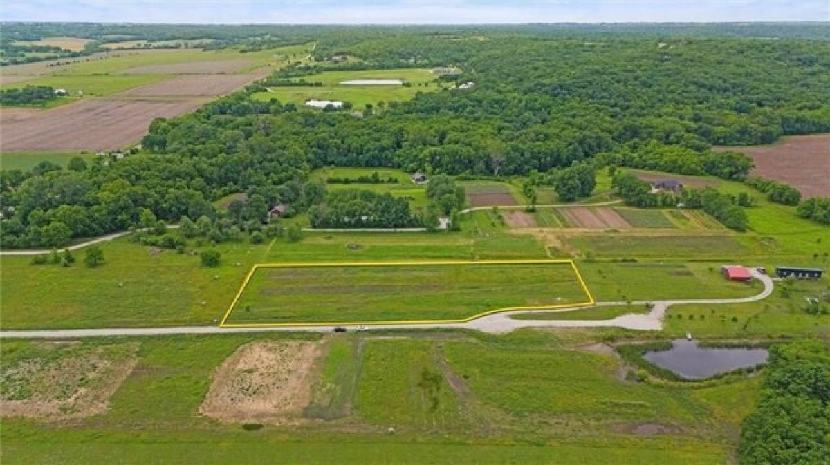 Picture of Residential Land For Sale in Lawrence, Kansas, United States