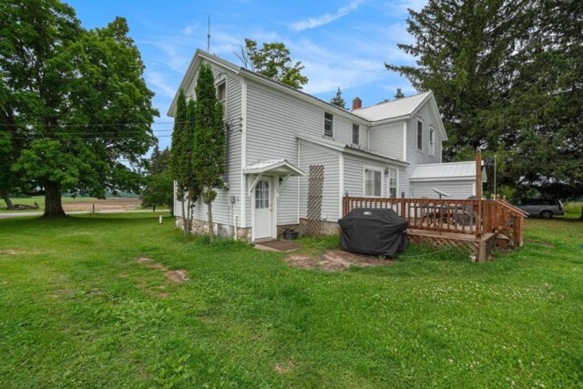 Picture of Home For Sale in Johannesburg, Michigan, United States