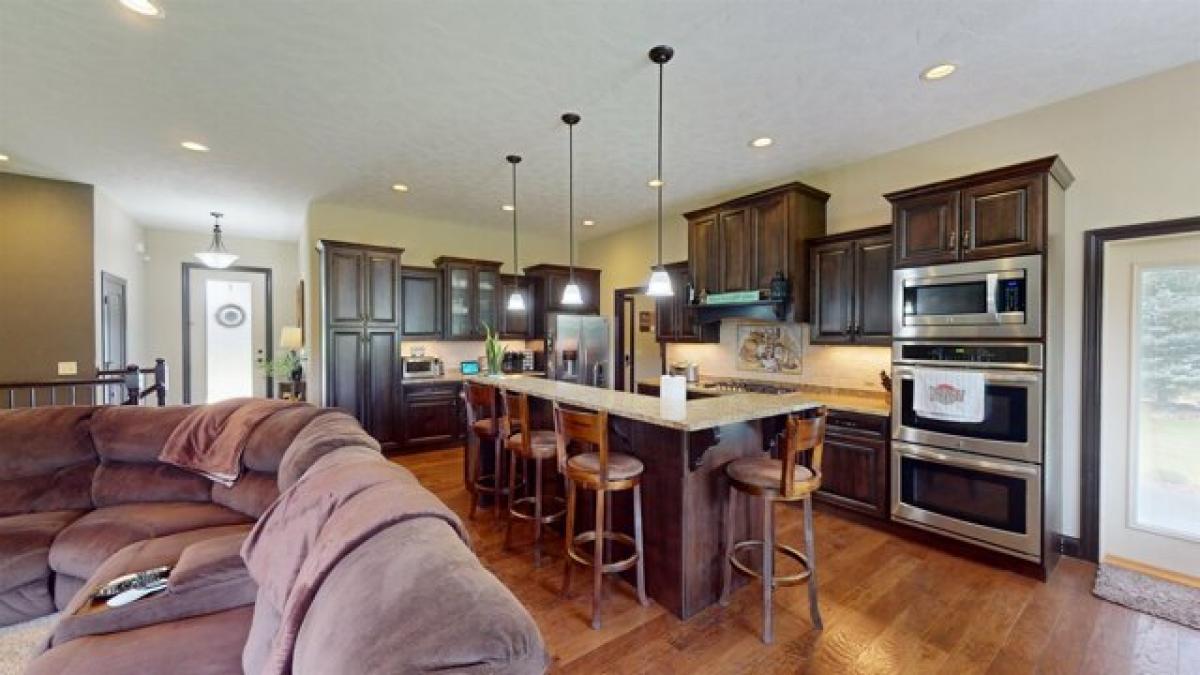 Picture of Home For Sale in Marshfield, Wisconsin, United States