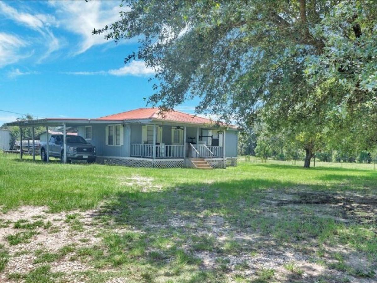 Picture of Home For Sale in Huntington, Texas, United States