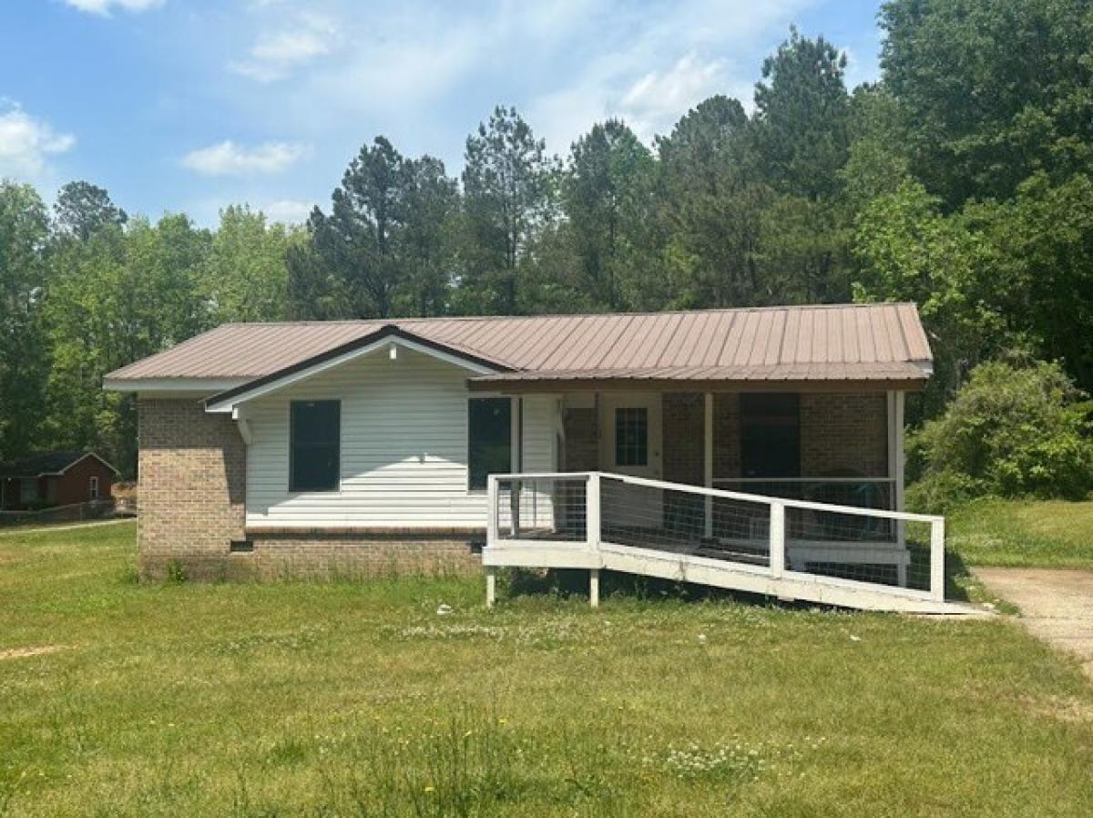 Picture of Home For Sale in Roanoke, Alabama, United States