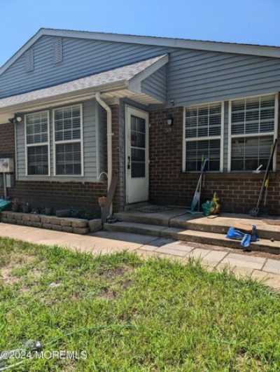 Home For Rent in Whiting, New Jersey