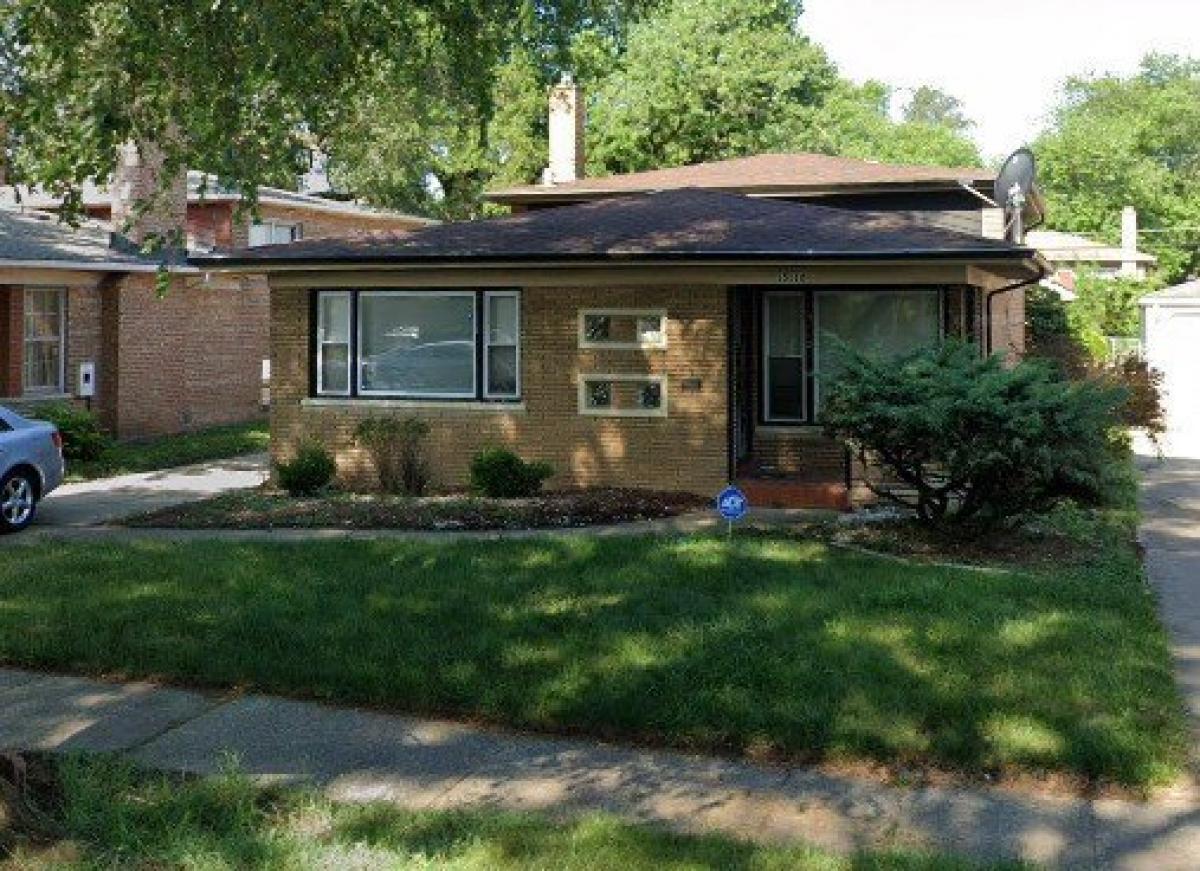 Picture of Home For Sale in Dolton, Illinois, United States