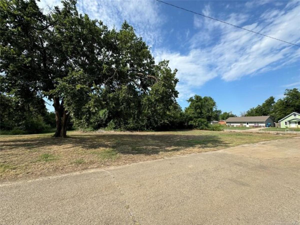 Picture of Residential Land For Sale in Cushing, Oklahoma, United States