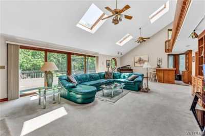 Home For Sale in Orchard Park, New York