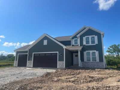 Home For Sale in Menomonee Falls, Wisconsin