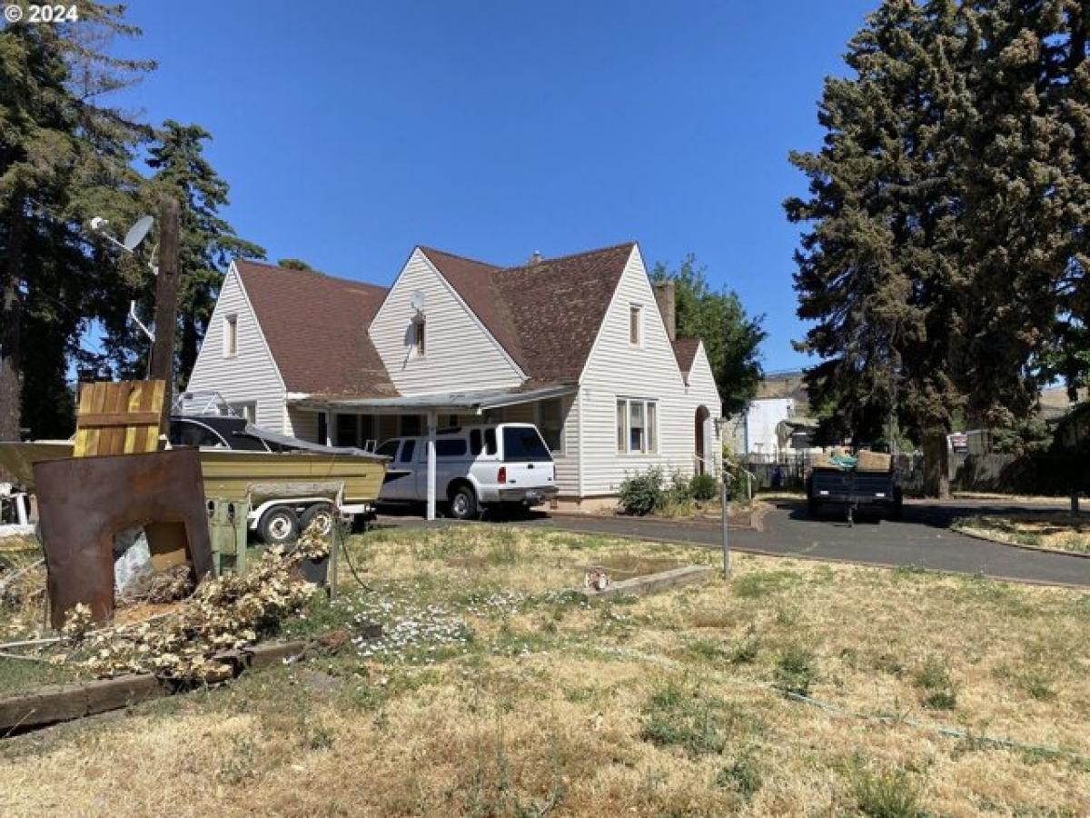 Picture of Home For Sale in The Dalles, Oregon, United States