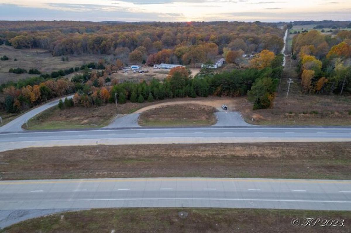 Picture of Residential Land For Sale in Willow Springs, Missouri, United States