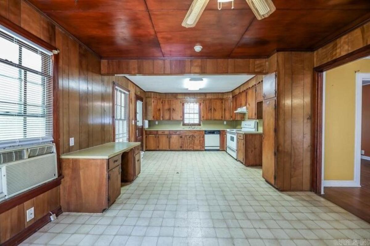 Picture of Home For Sale in El Dorado, Arkansas, United States