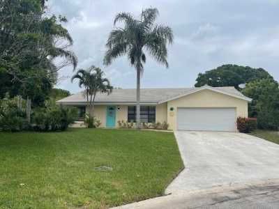 Home For Sale in Tequesta, Florida