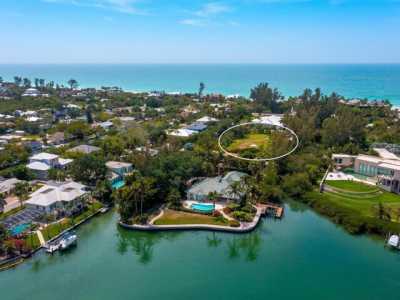 Residential Land For Sale in Longboat Key, Florida