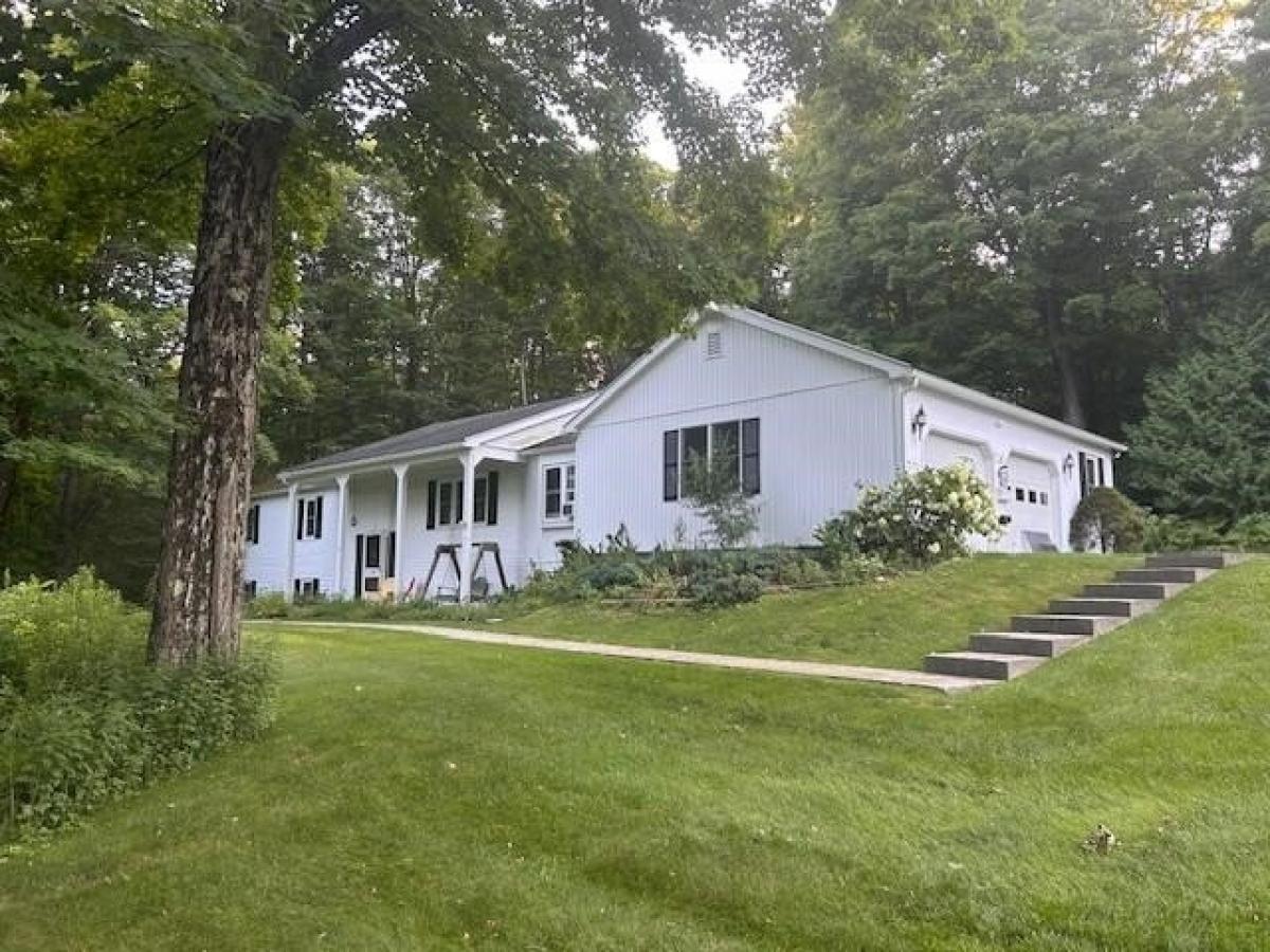 Picture of Home For Sale in Bennington, Vermont, United States