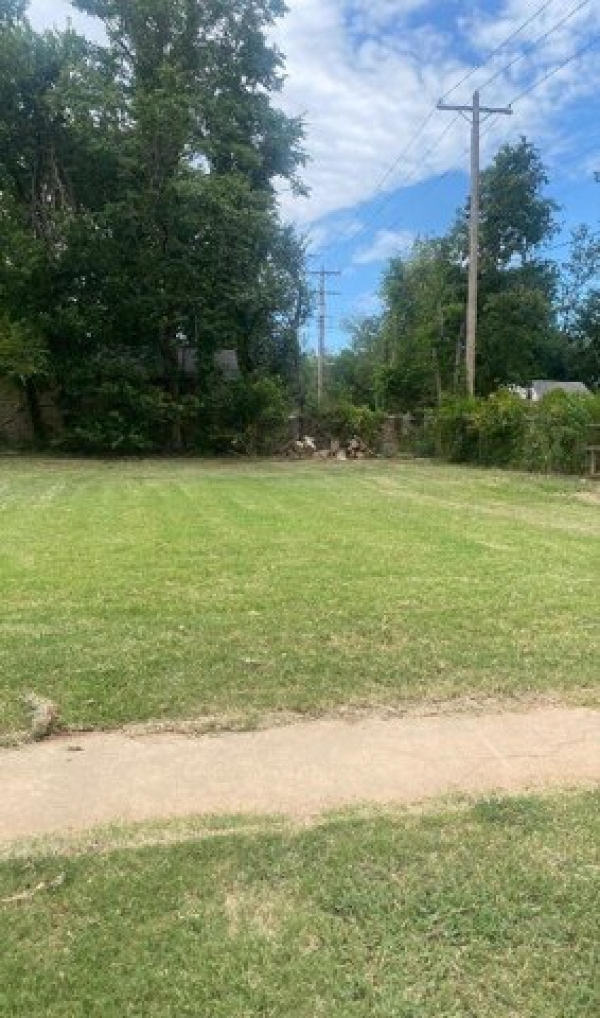 Picture of Residential Land For Sale in Guthrie, Oklahoma, United States