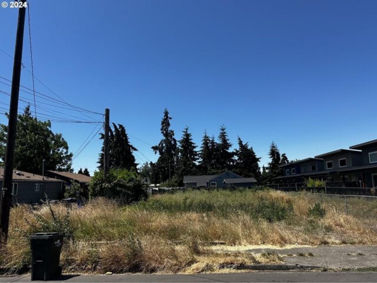 Picture of Residential Land For Sale in Springfield, Oregon, United States