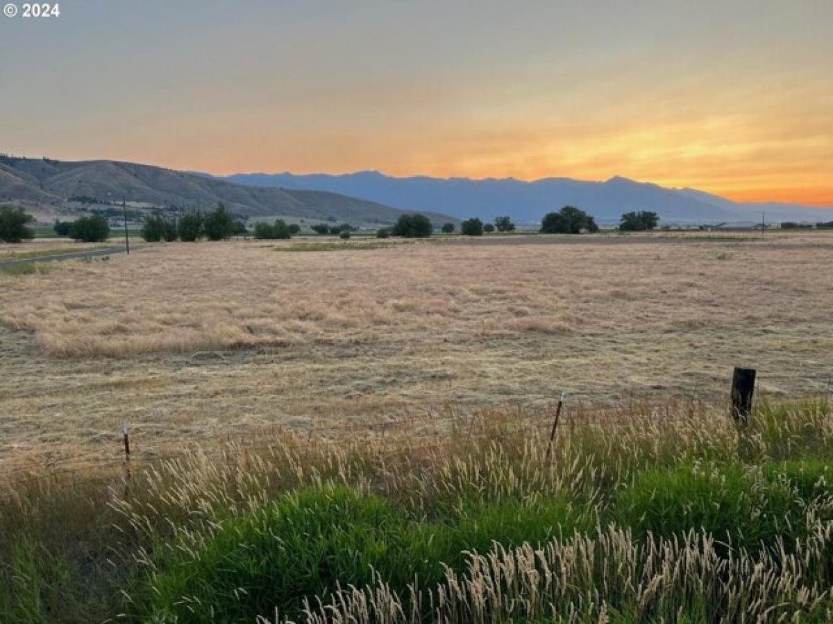 Picture of Residential Land For Sale in Baker City, Oregon, United States