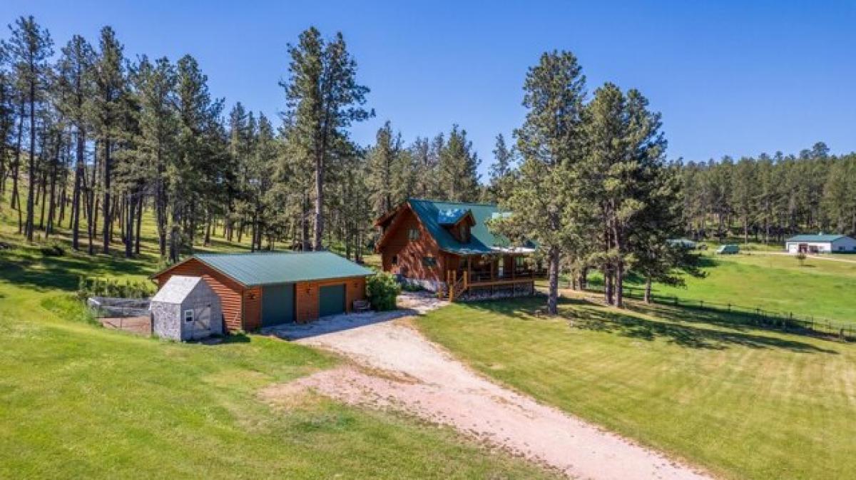 Picture of Home For Sale in Custer, South Dakota, United States