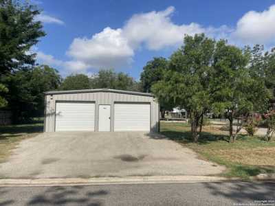 Residential Land For Sale in Hondo, Texas