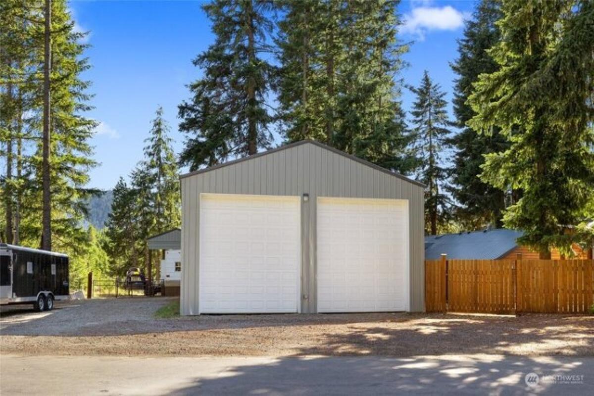 Picture of Home For Sale in Easton, Washington, United States