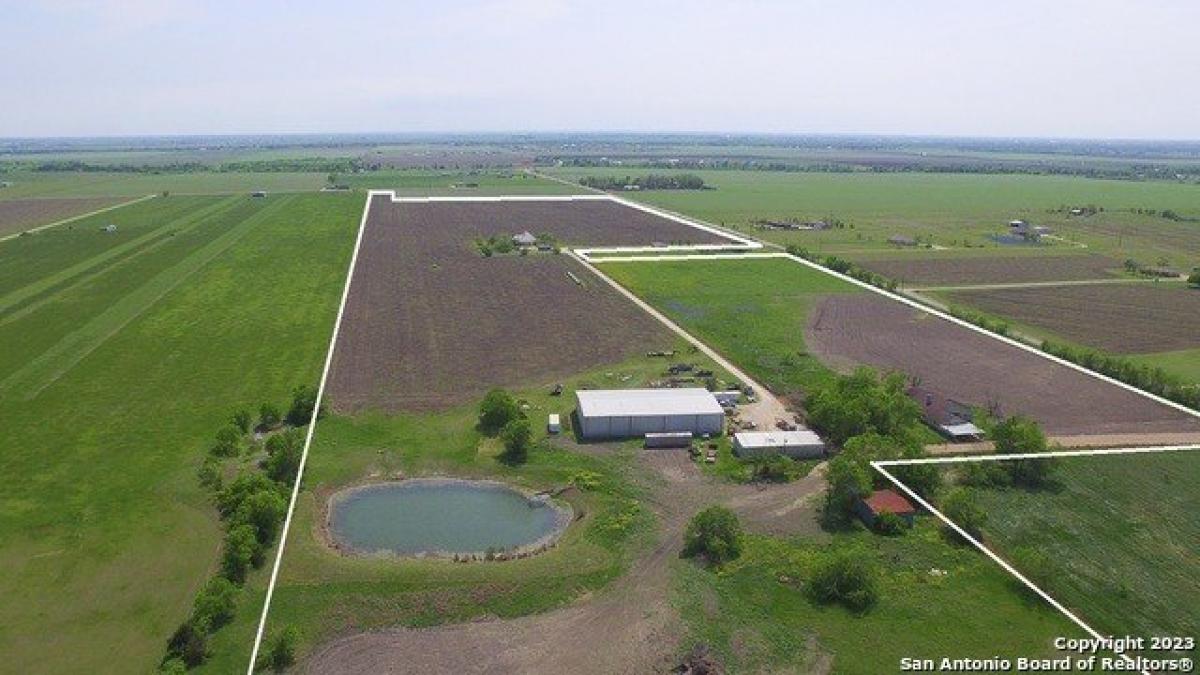 Picture of Residential Land For Sale in Taylor, Texas, United States