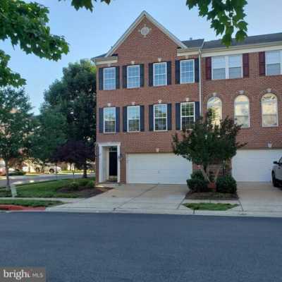 Home For Rent in Edgewater, Maryland