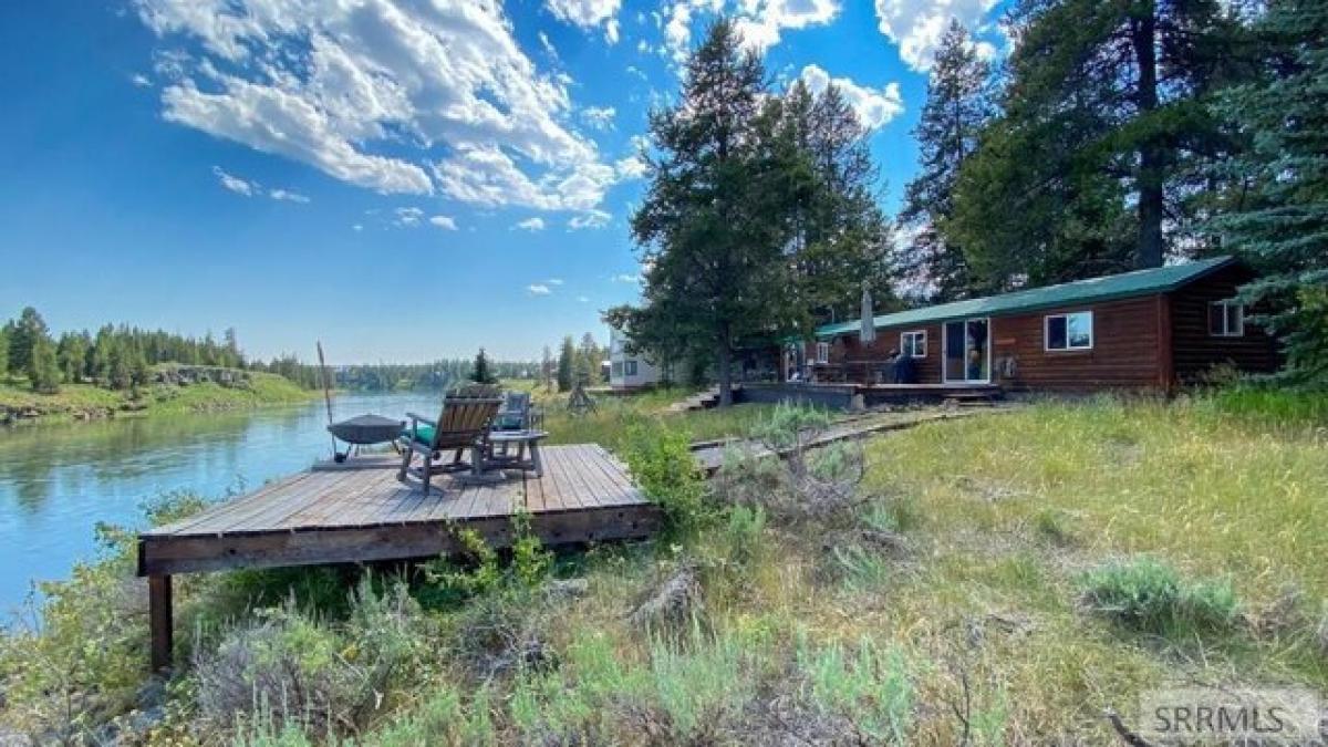 Picture of Home For Sale in Island Park, Idaho, United States