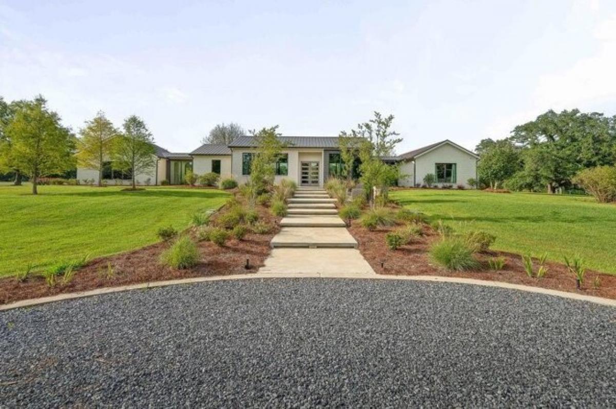 Picture of Home For Sale in Folsom, Louisiana, United States