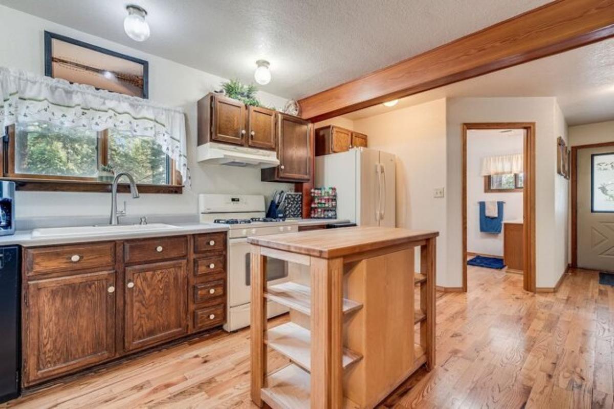 Picture of Home For Sale in Columbia Falls, Montana, United States