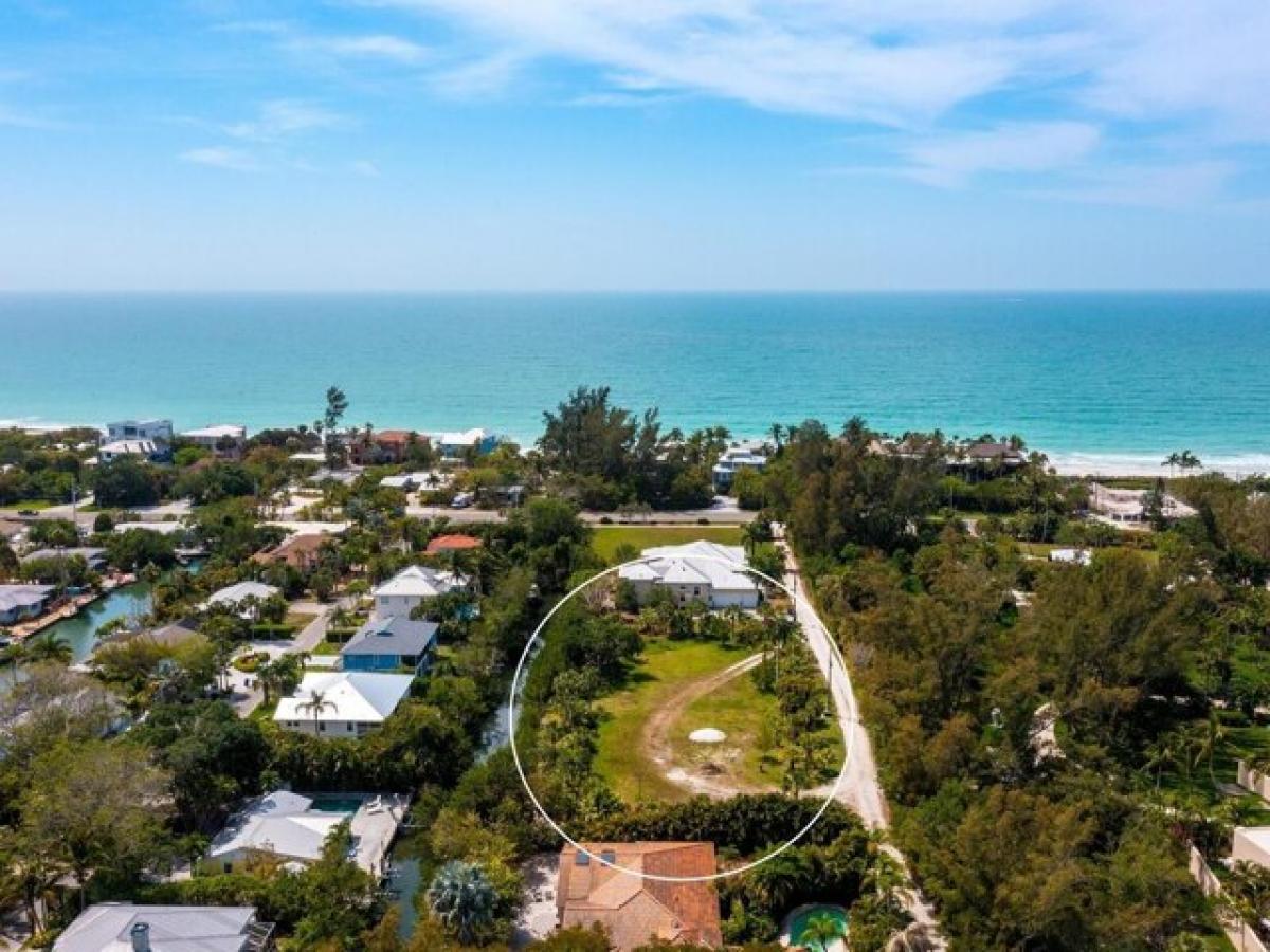 Picture of Residential Land For Sale in Longboat Key, Florida, United States