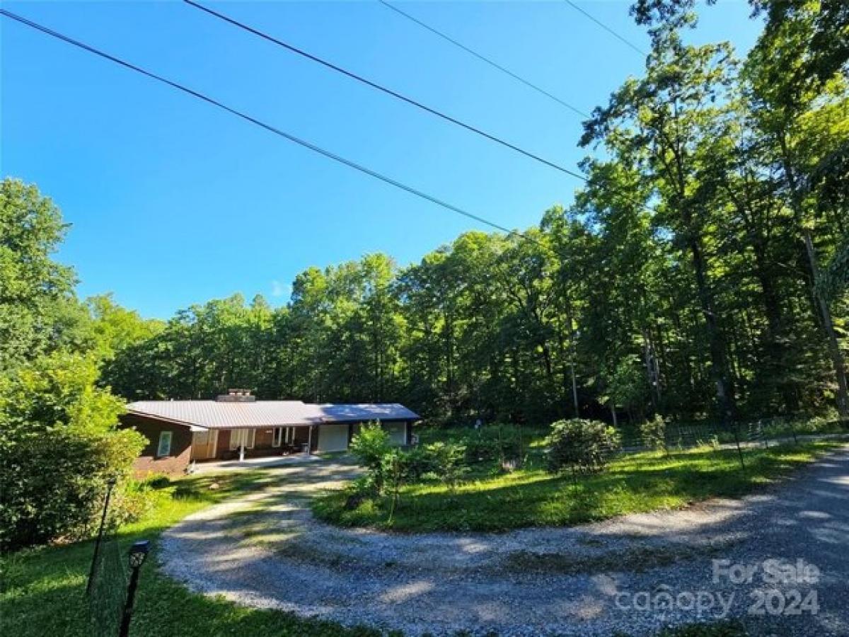 Picture of Home For Sale in Andrews, North Carolina, United States