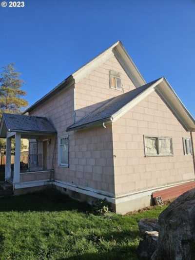 Home For Sale in Fossil, Oregon