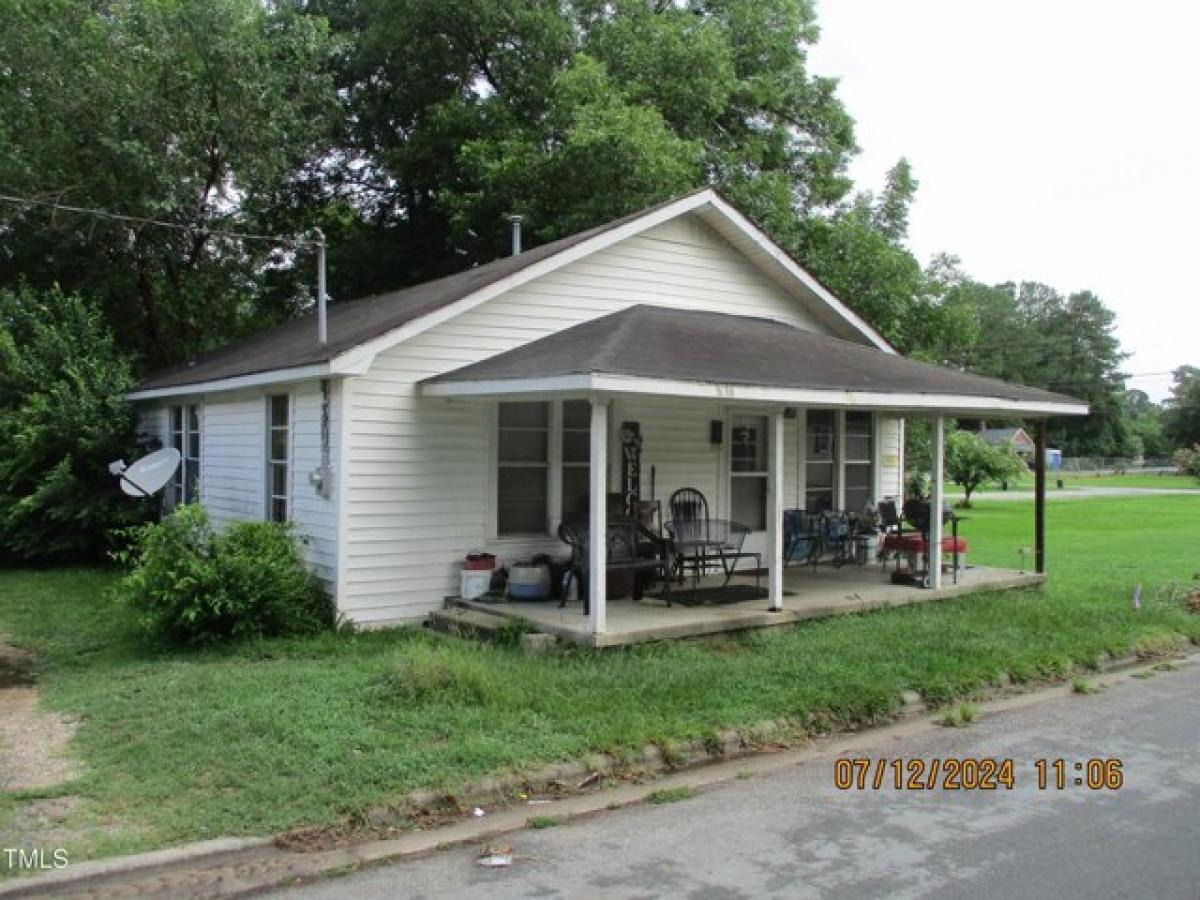 Picture of Home For Sale in Clinton, North Carolina, United States